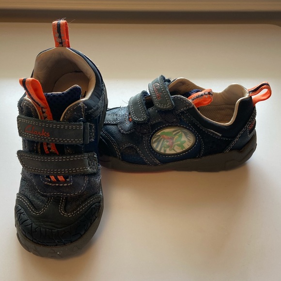 clarks dino shoes